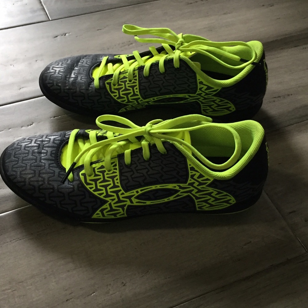 Under Armour Indoor Shoes Sz Youth 3