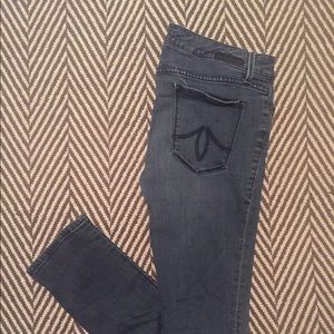 level 99 lily straight