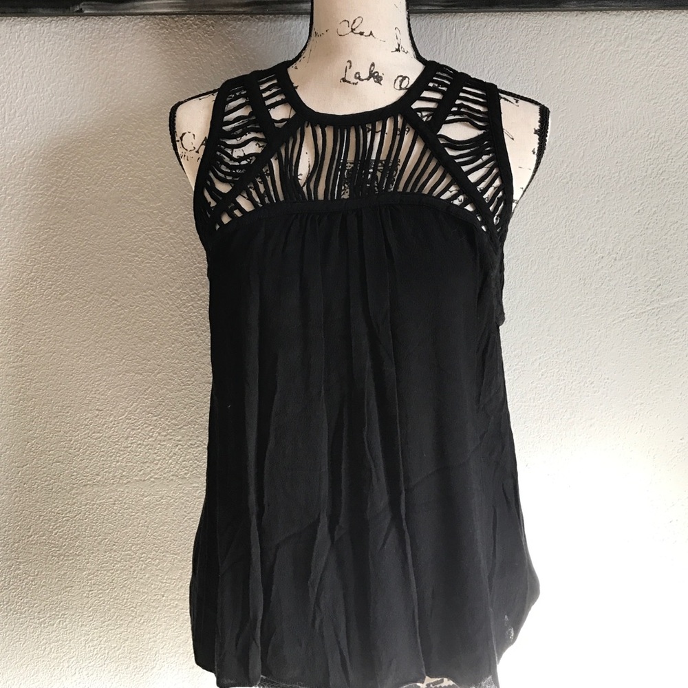 Black strapped tank - Picture 2 of 3