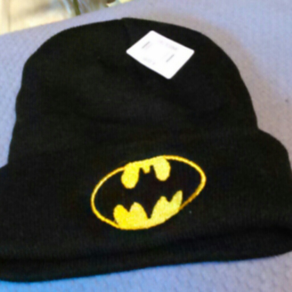Teen/adult Fitted hat with Batman decal $10
