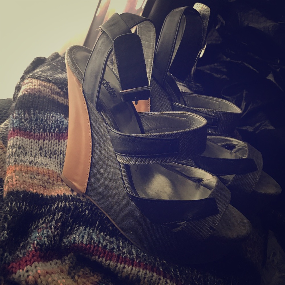 Adorable Charlotte Russe Wedges ❤️