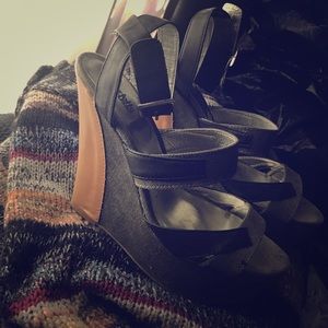 Adorable Charlotte Russe Wedges ❤️