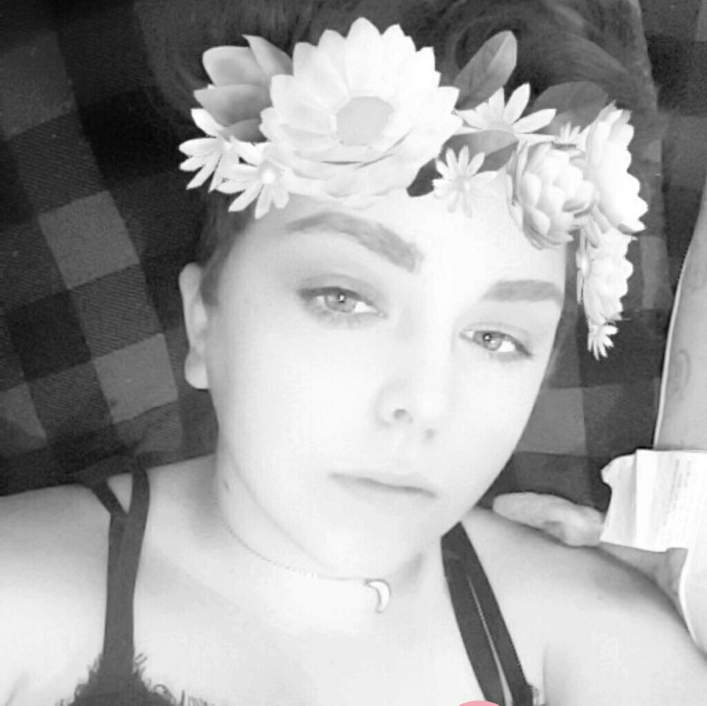 Meet your Posher, Chloe