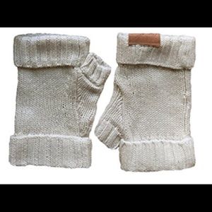 Fingerless knit gloves
