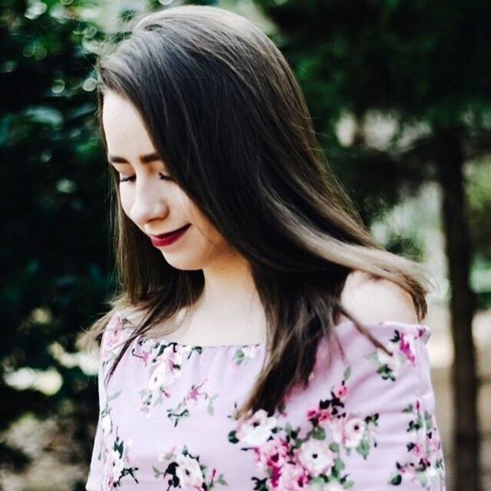 Meet your Posher, Aja skye