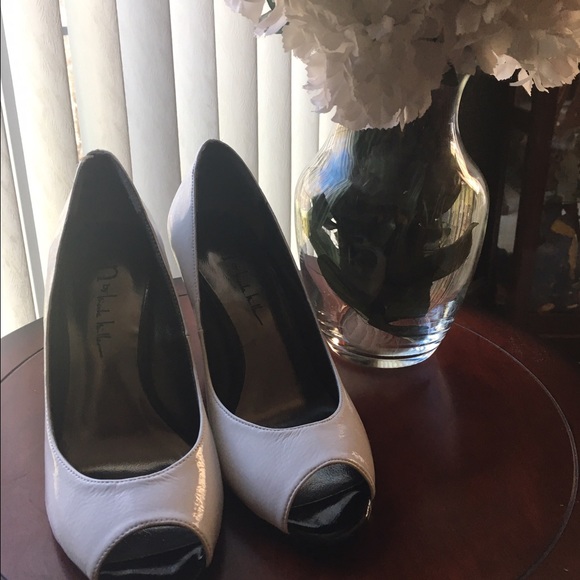 Shoes - Picture 1 of 4