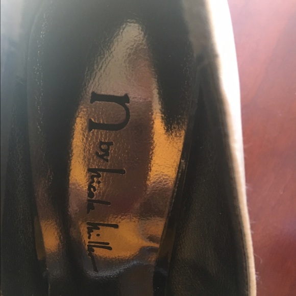 Shoes - Picture 3 of 4