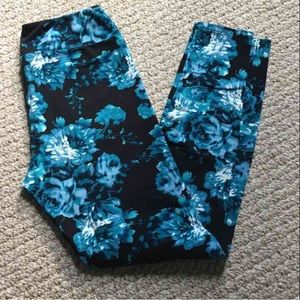 Lularoe Vintage blue roses legging