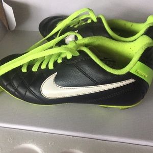 13.5 boys soccer Nike shoes