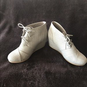 Grey Lace-Up Wedges. New!! Size 10 Linen Look Shoe
