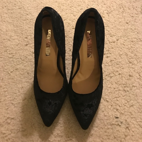 Black Crushed Velvet Pointy Toe Heels - Picture 3 of 4