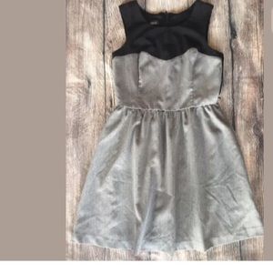 Size 3 xs xxs small dress pleated A Byer zip back