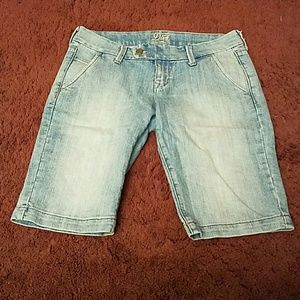 Old Navy Bermuda shorts