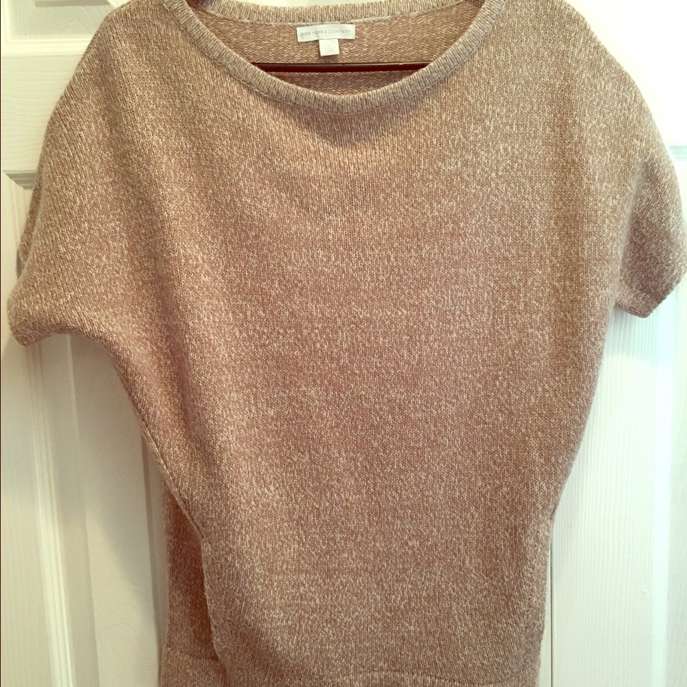 Short sleeve wool top