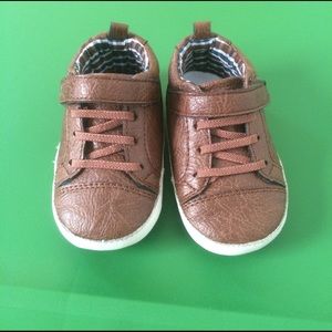 Brown leather low top sneakers for baby boy 👶🏻