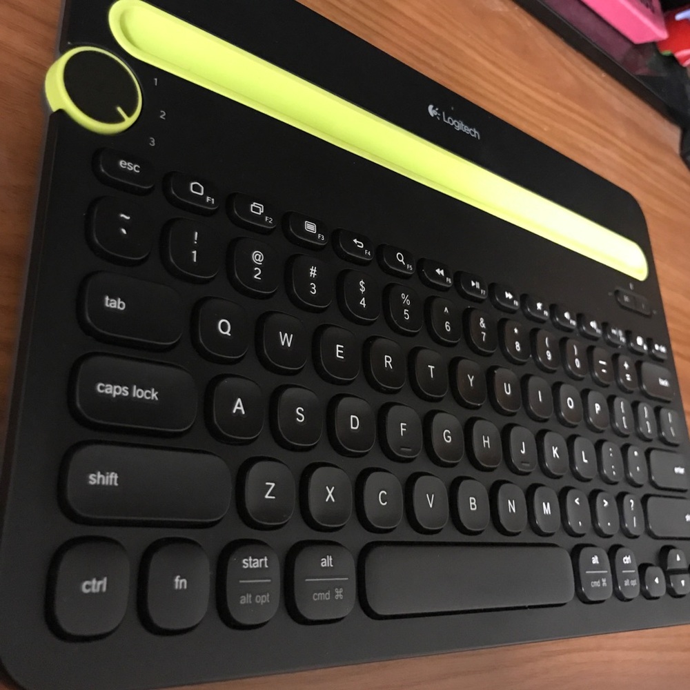 Logitech Bluetooth keyboard - Picture 3 of 4