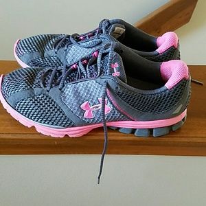 Under Armour Shoes Size 9