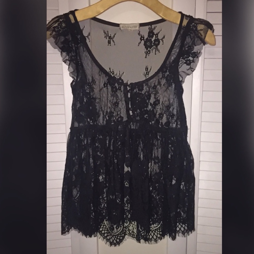 RACHEL AND CHLOE BLACK LACE TOP SIZE SMALL 💕💕💕
