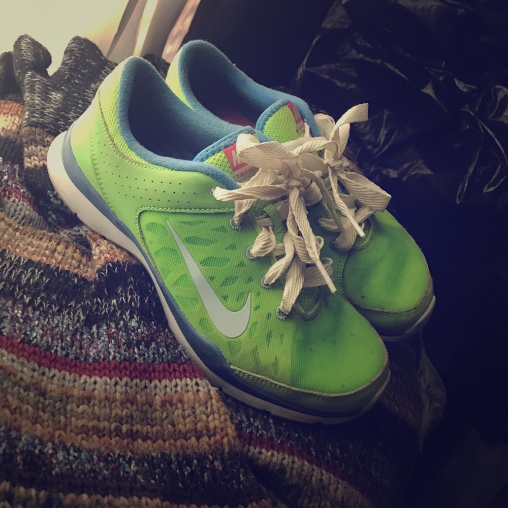 Nike Training Shoes 💚