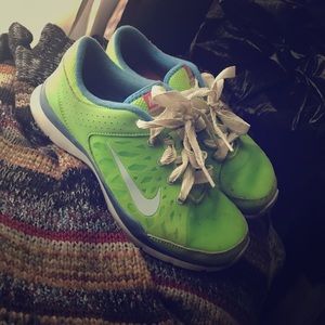 Nike Training Shoes 💚