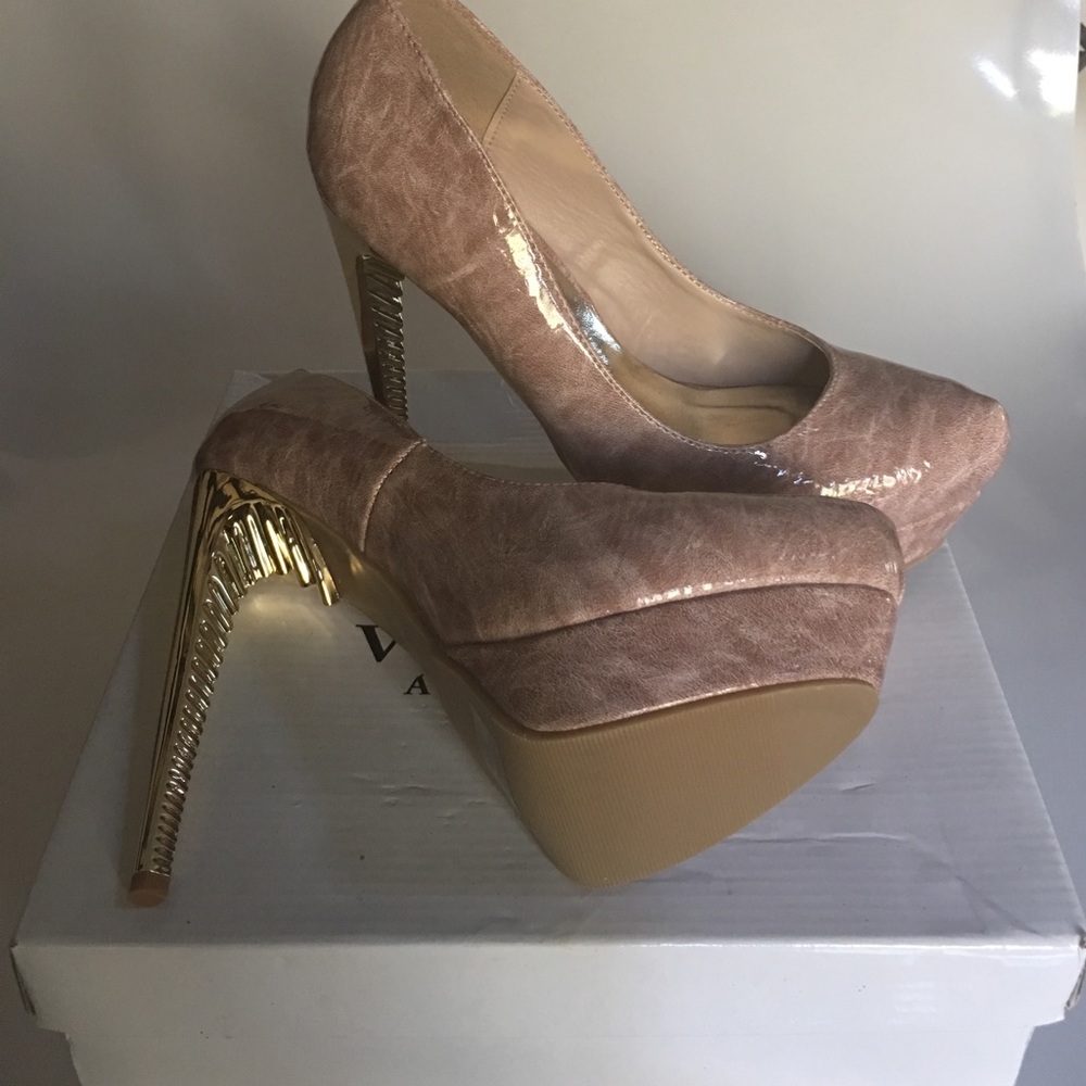 π HP πBlushing Tan Pump - Picture 3 of 4