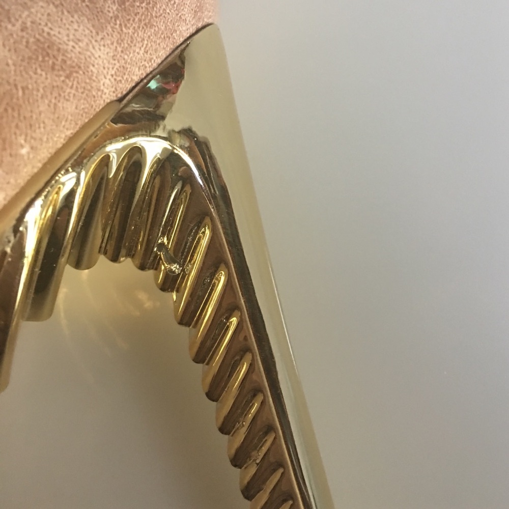 π HP πBlushing Tan Pump - Picture 4 of 4