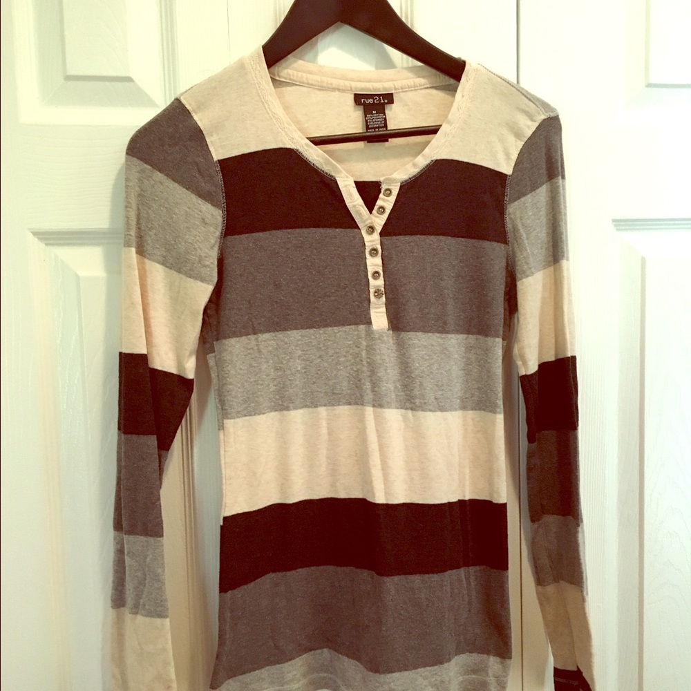 Long sleeve striped T-shirt