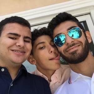 Meet your Posher, Kirolos