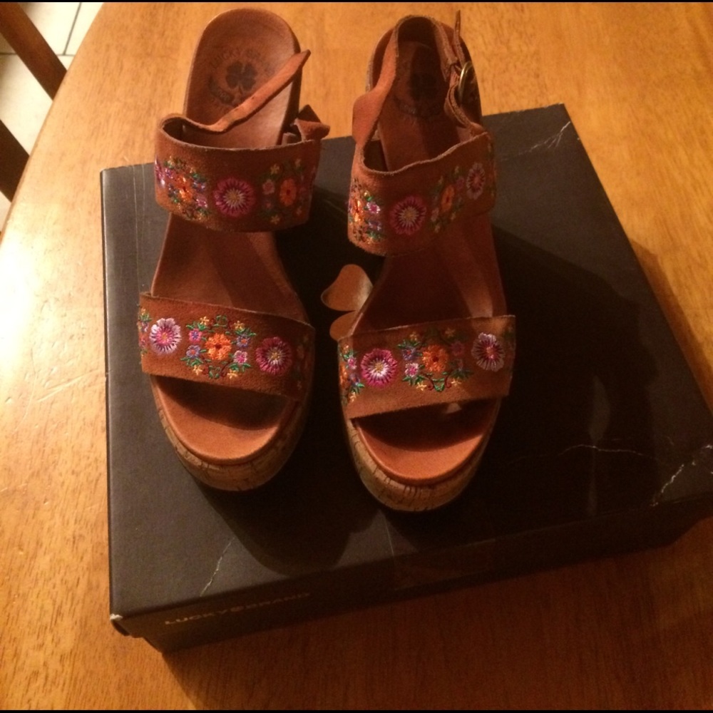 Lucky Brand platform sandals