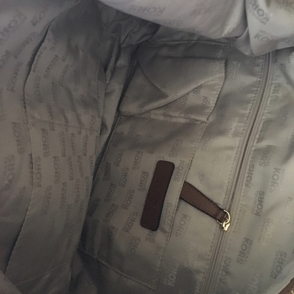 MK Shoulder 💼 - Picture 2 of 6