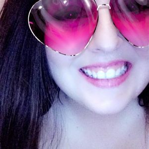 Meet your Posher, Hillary