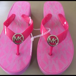 Girls 3 Michael Kors flip flops