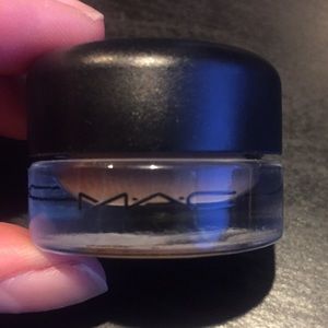 MAC Fluid-line Brow Gelcreme in shade DIRTY BLONDE