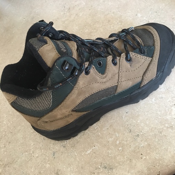 Columbia Other - Columbia boys Hiking Boot Size 5