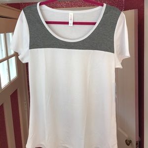 Lula Roe Classic Tee M