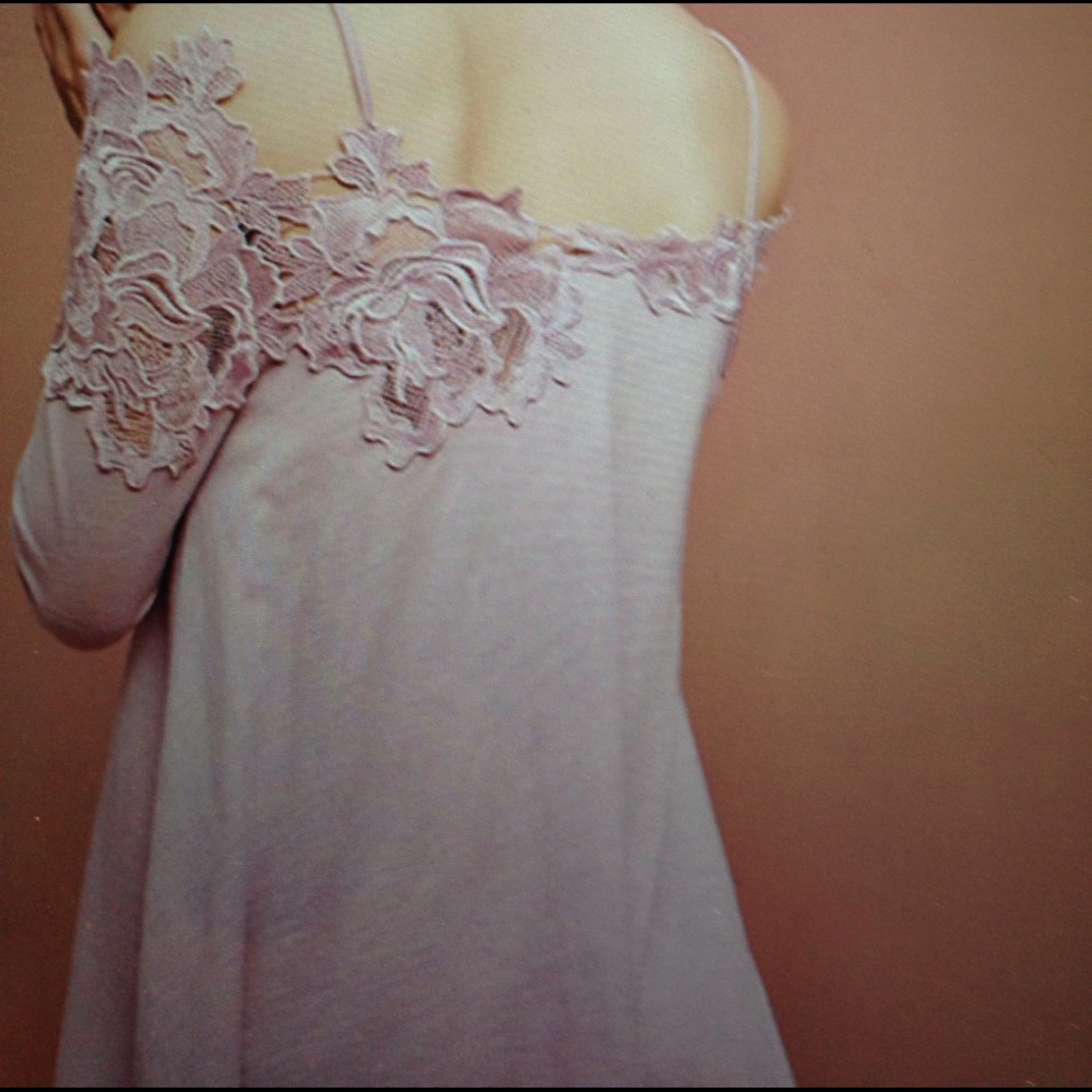 Anthropology top retails for $78 nwt sold out in - Picture 3 of 3