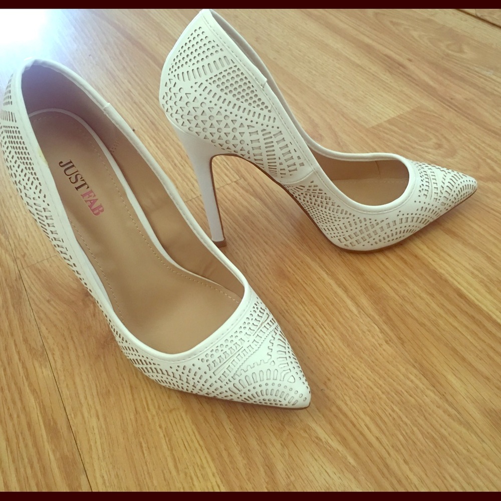 White heels👠👠👠