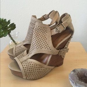 Gianni bini tan heels