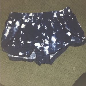 Garage parachute shorts navy and white the dye