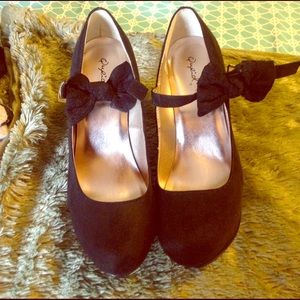 Bow high heels