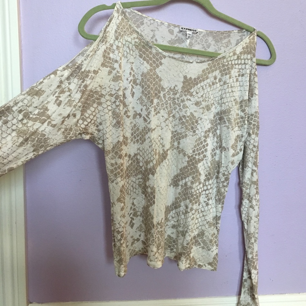 open shoulder top
