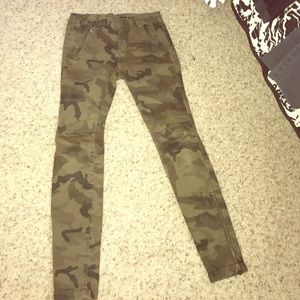 Zara camo jeans with zipper details