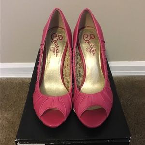 Seychelles "Round of Applause" Berry Pumps 6.5