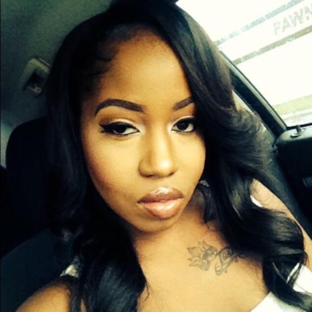 Meet your Posher, Ebony