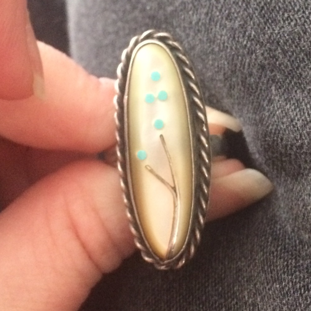 Native American Old Pawn MOP Knuckle Ring