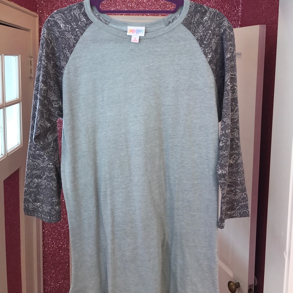 Lularoe Classic Tee S