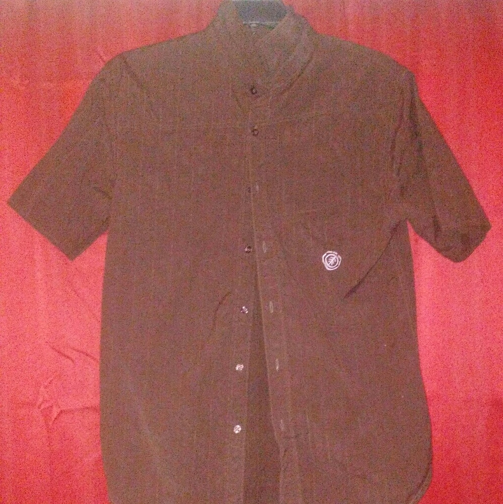 Short sleeve button up collar shirt