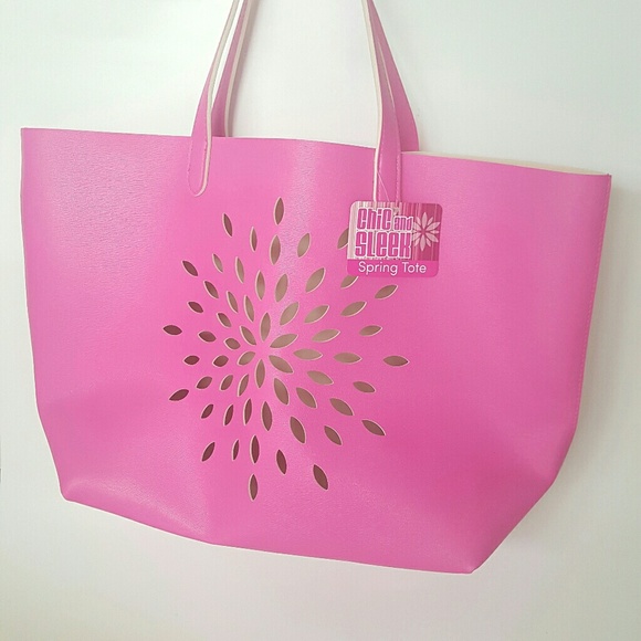 chic & Sleek  Handbags - NWT Chic & Sleek Spring Tote Fuscia. Rezerw