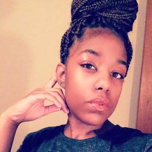 Meet your Posher, Maya