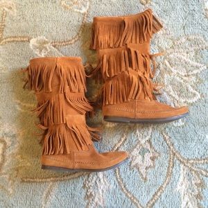 Minnetonka fringe boots